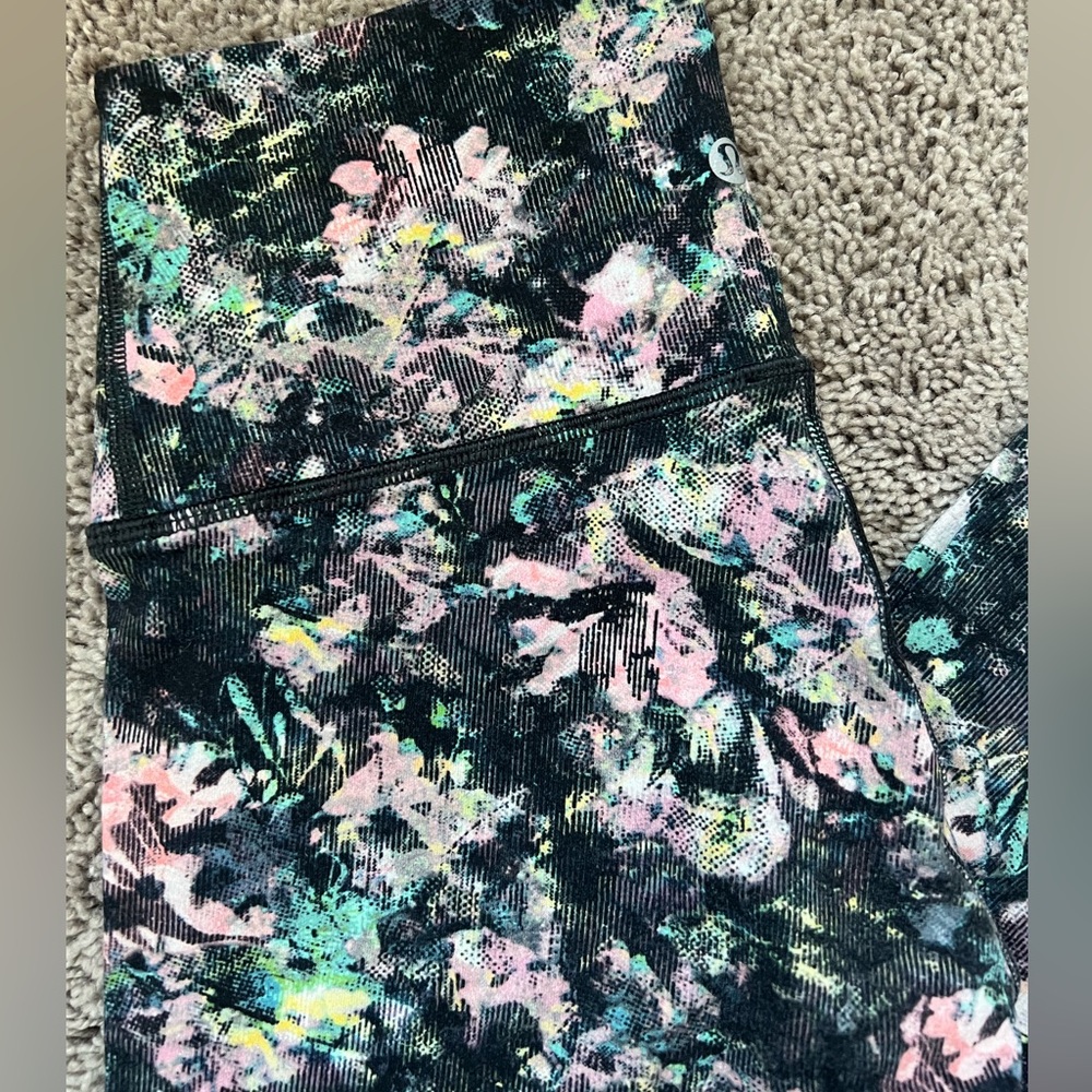 Lululemon Wunder Under High-Rise 7/8 Tight Full-On Luon 25”